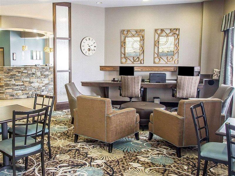 Comfort Suites Hudson I-94 Экстерьер фото