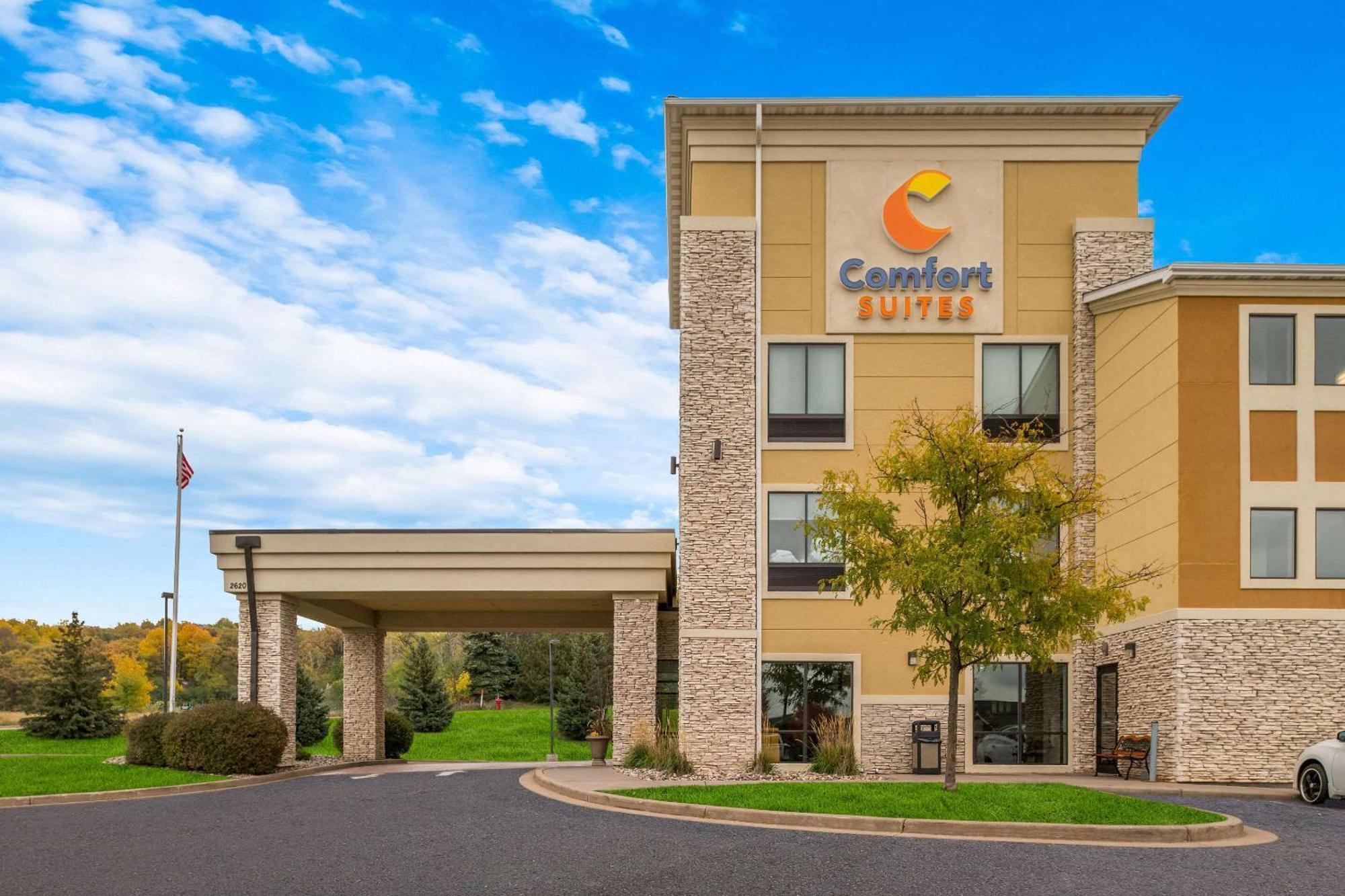 Comfort Suites Hudson I-94 Экстерьер фото