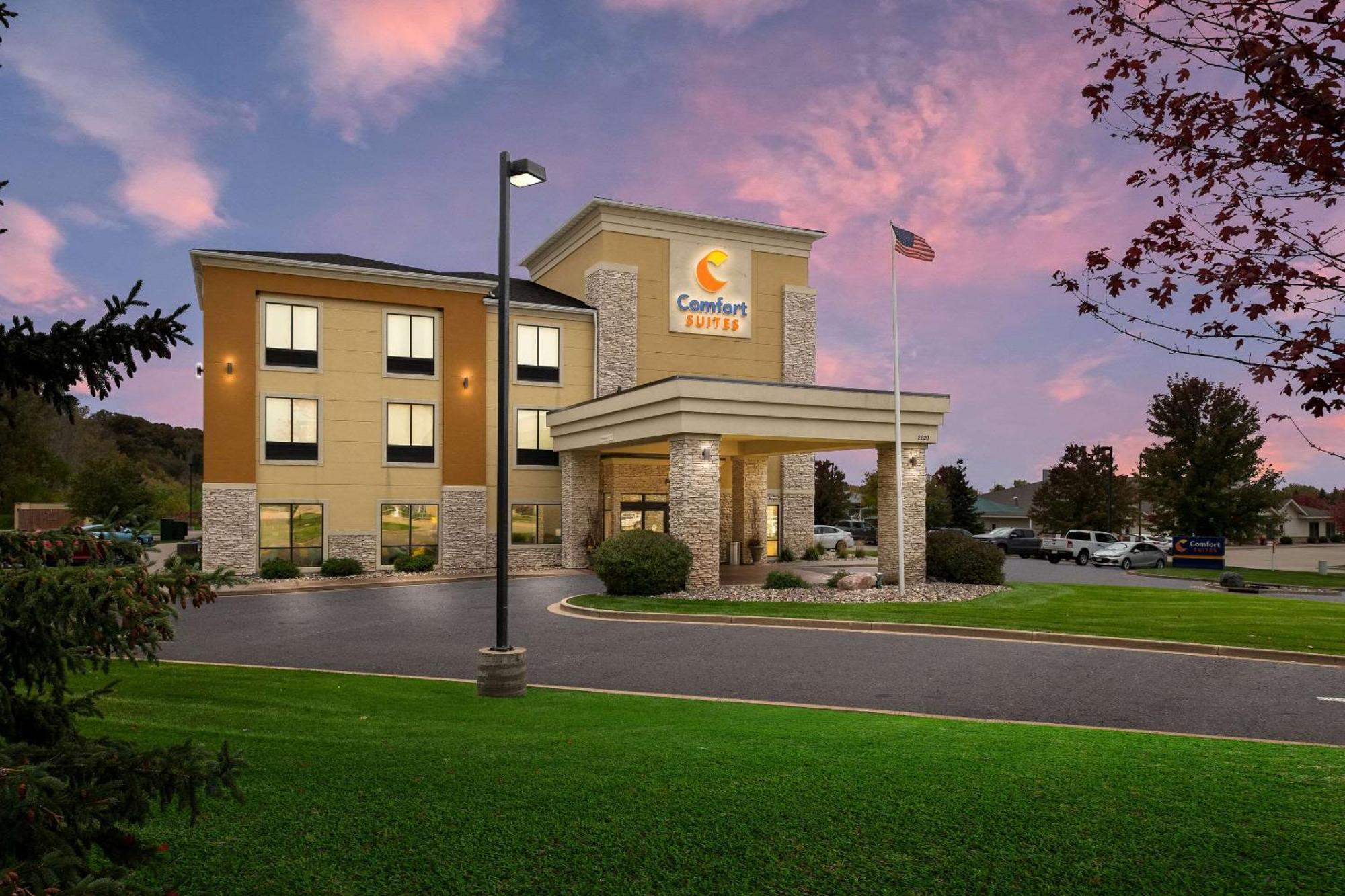 Comfort Suites Hudson I-94 Экстерьер фото