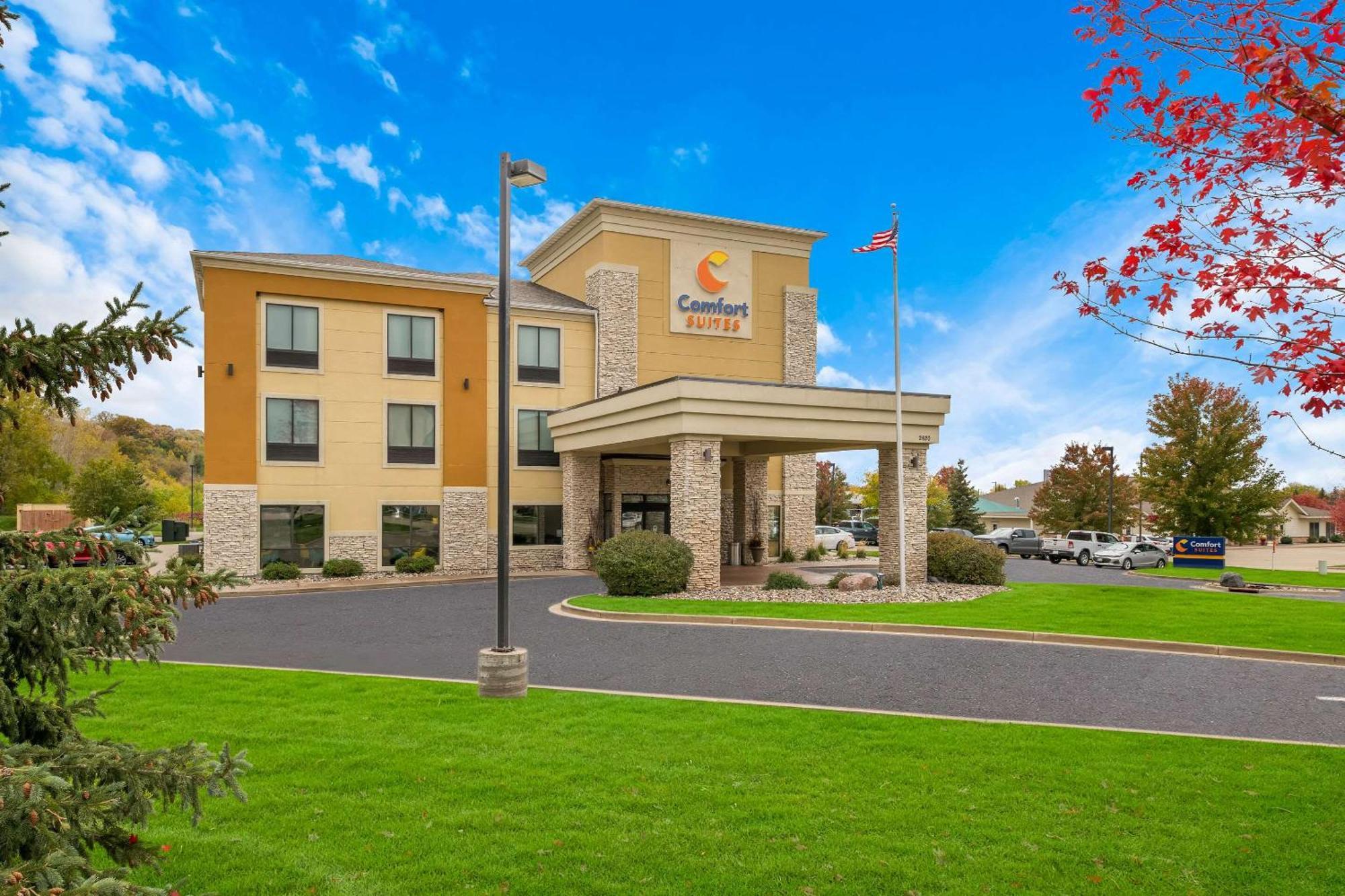 Comfort Suites Hudson I-94 Экстерьер фото