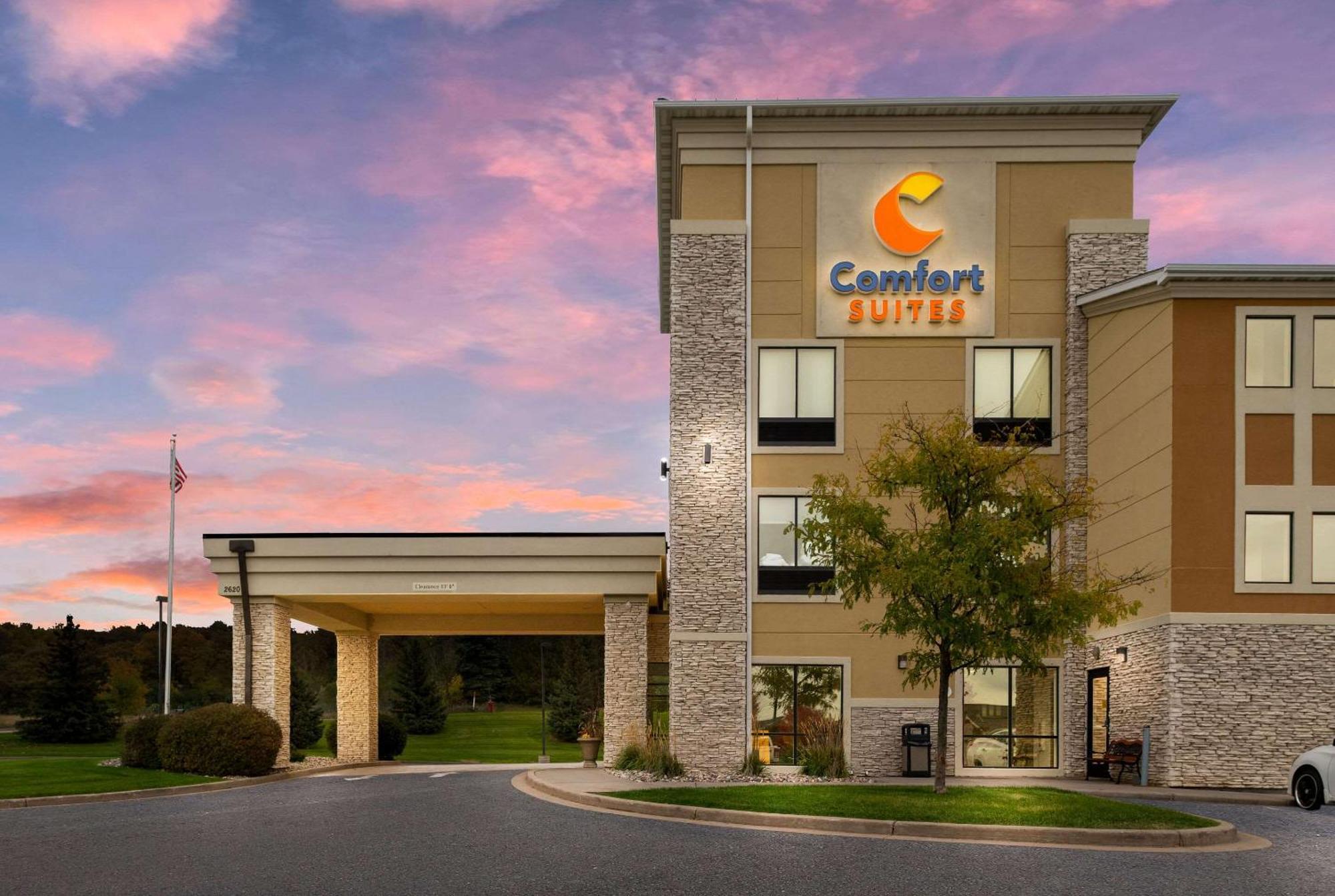 Comfort Suites Hudson I-94 Экстерьер фото