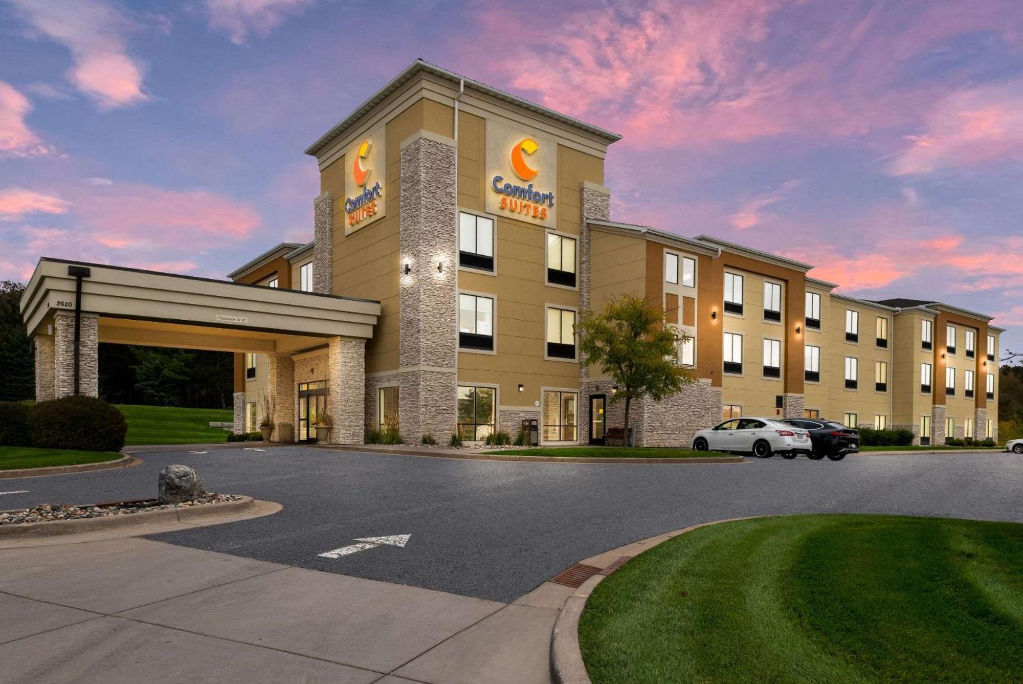 Comfort Suites Hudson I-94 Экстерьер фото