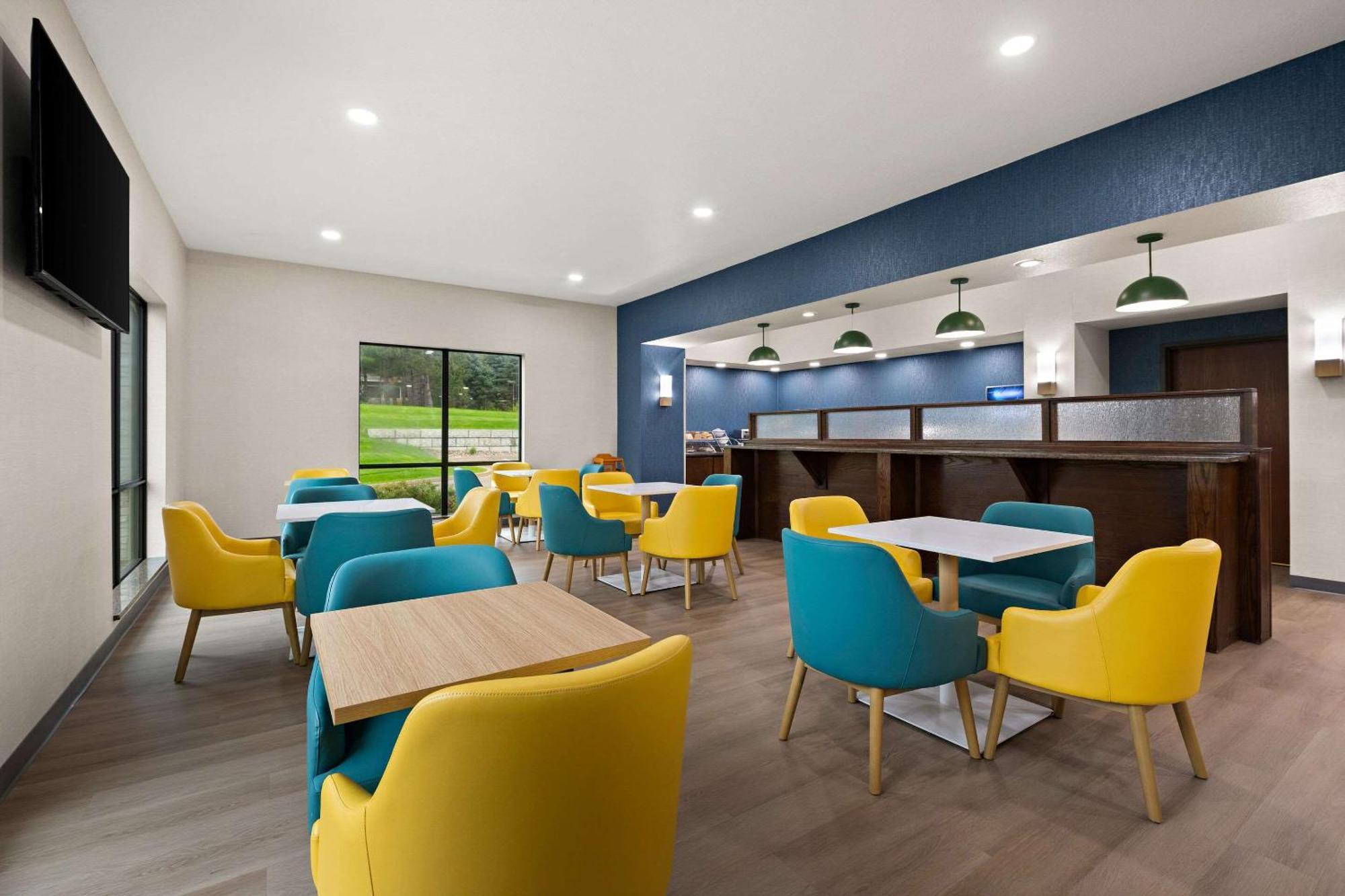 Comfort Suites Hudson I-94 Экстерьер фото
