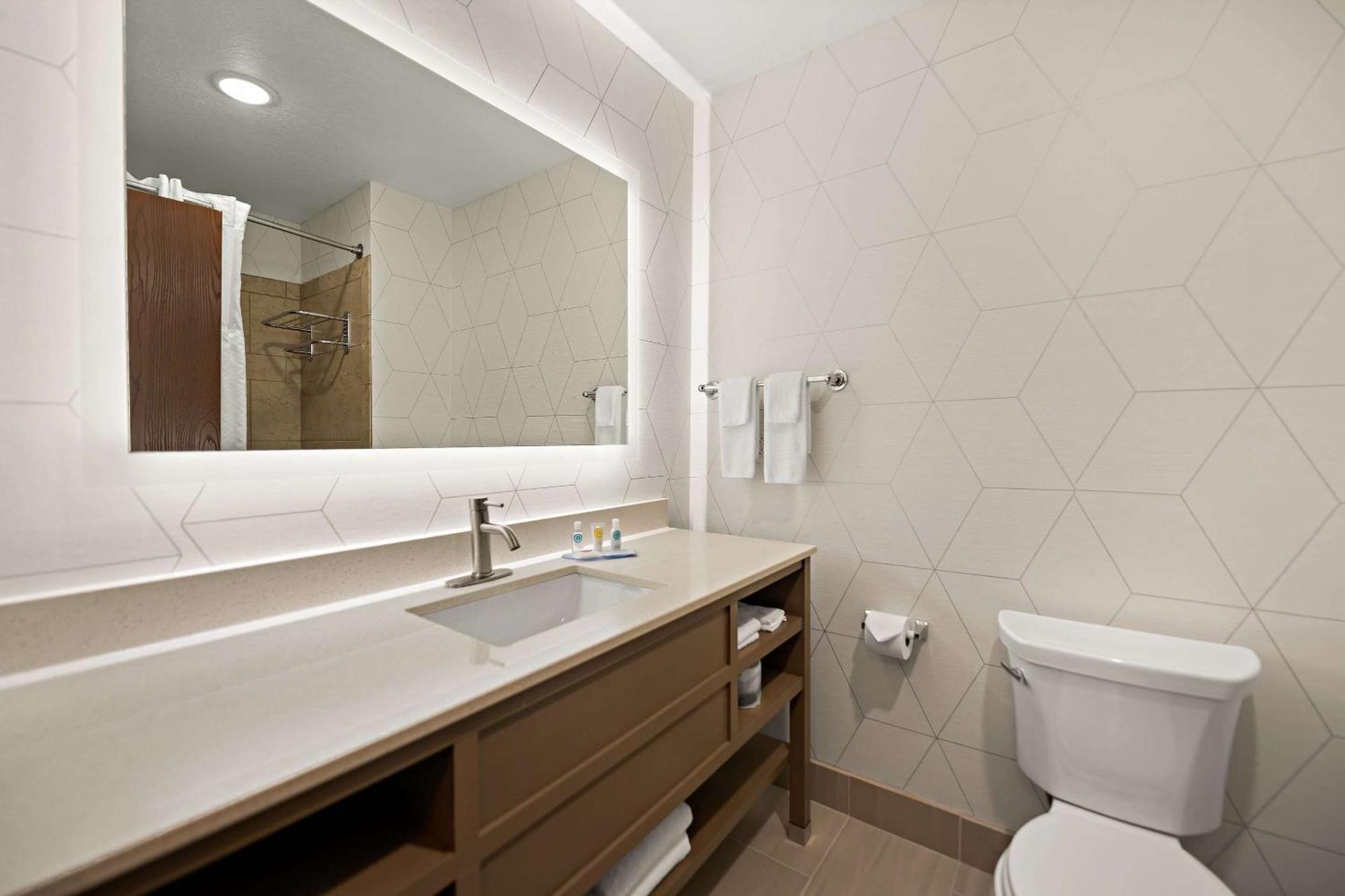 Comfort Suites Hudson I-94 Экстерьер фото