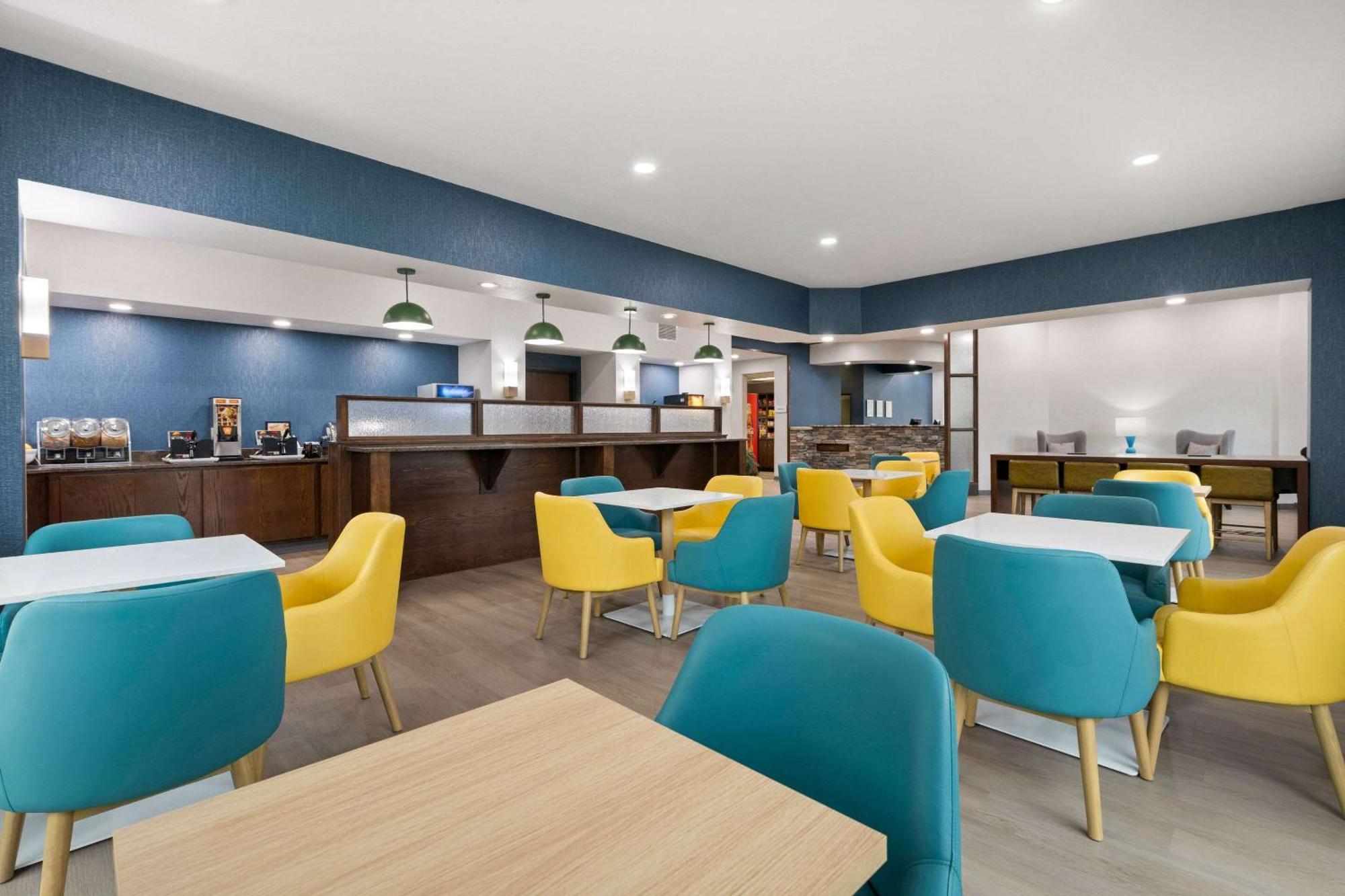 Comfort Suites Hudson I-94 Экстерьер фото