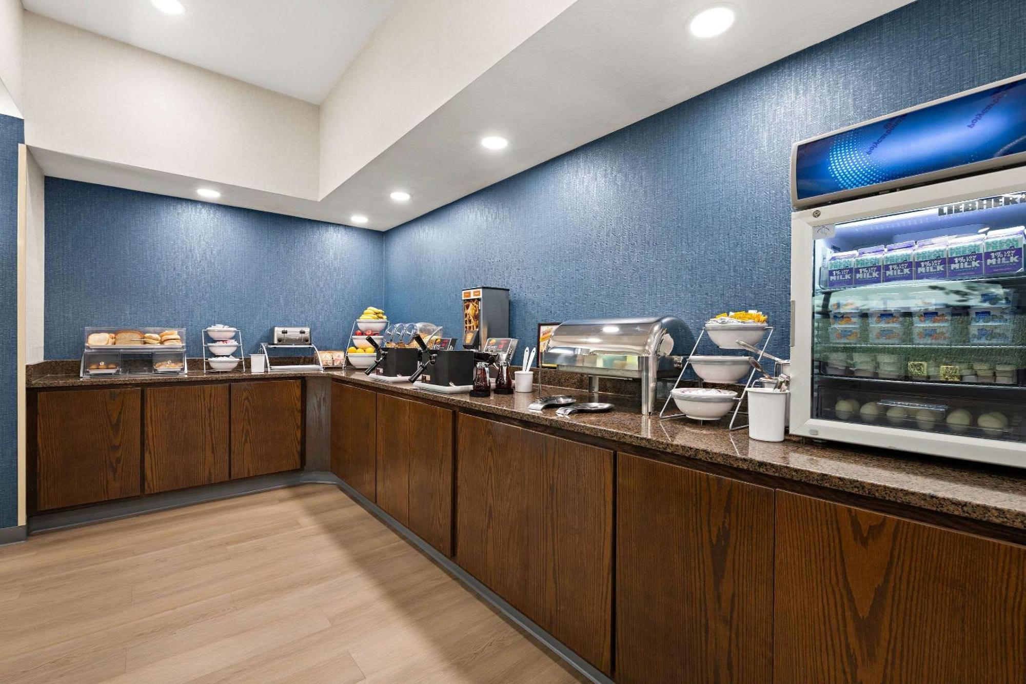 Comfort Suites Hudson I-94 Экстерьер фото