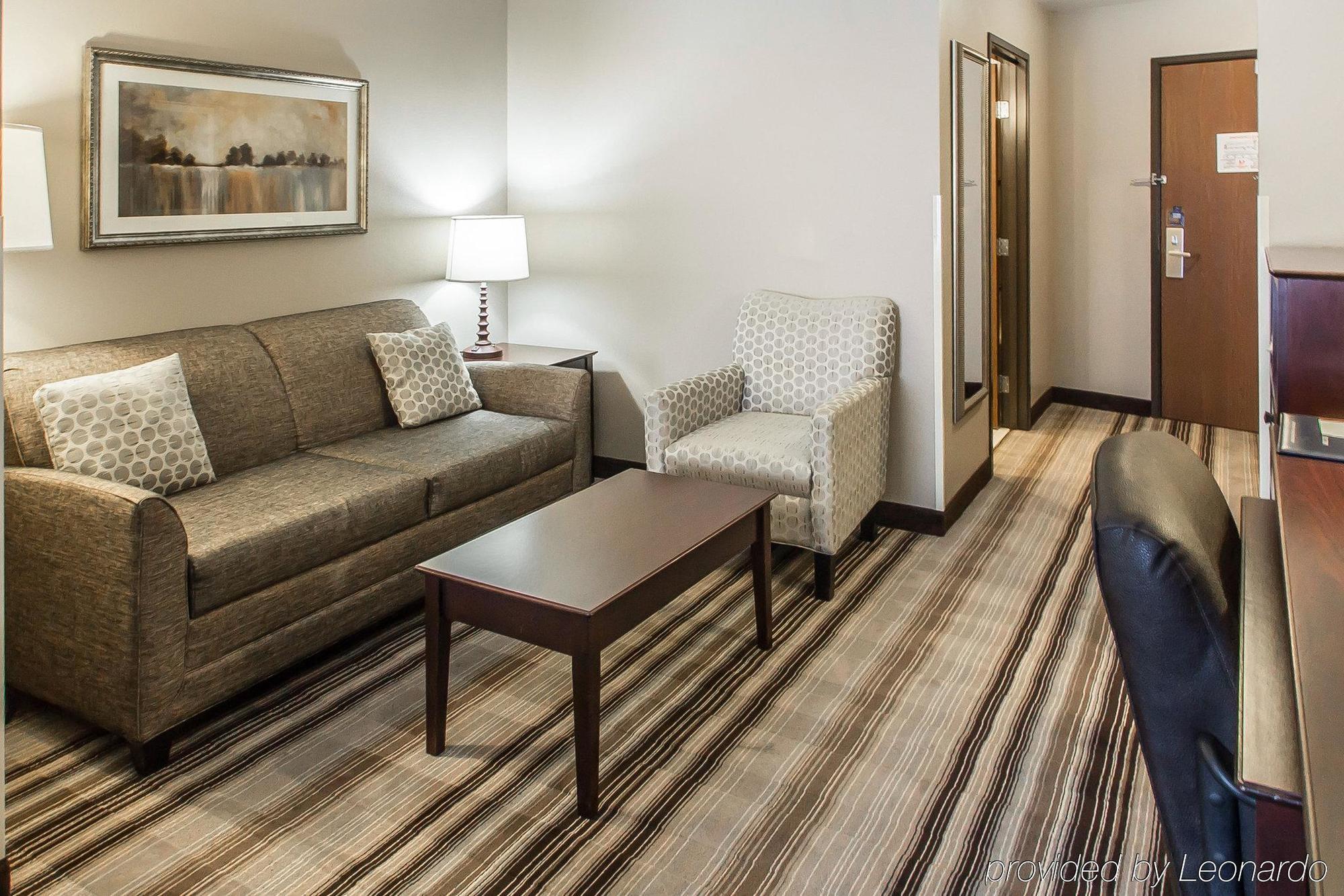 Comfort Suites Hudson I-94 Экстерьер фото