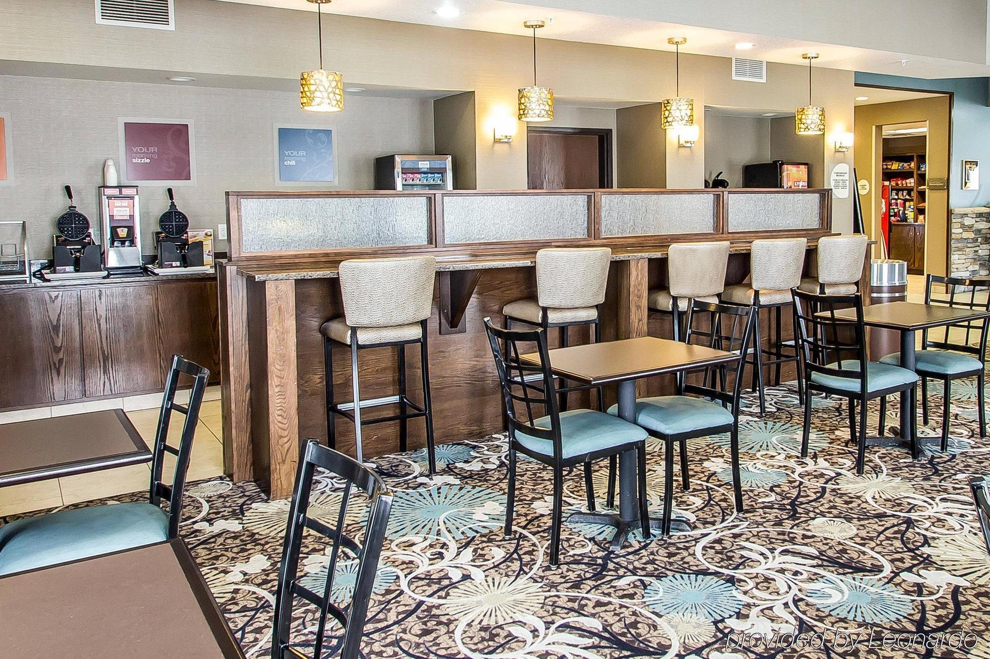Comfort Suites Hudson I-94 Экстерьер фото
